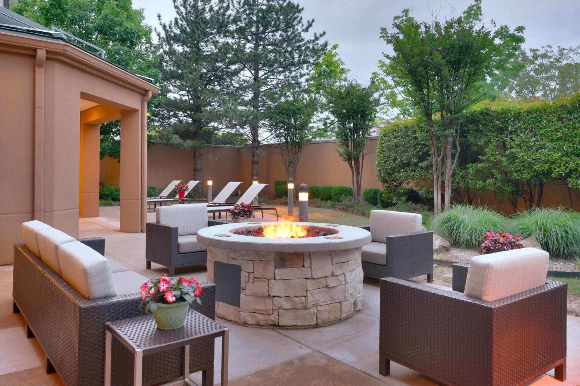 Courtyard By Marriott Oklahoma City Northwest Exterior photo
