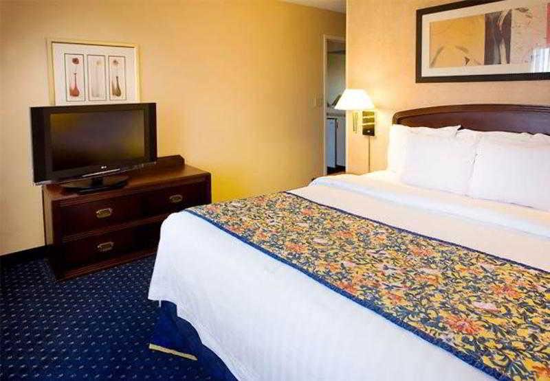 Courtyard By Marriott Oklahoma City Northwest Room photo