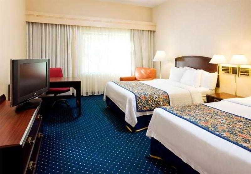 Courtyard By Marriott Oklahoma City Northwest Room photo