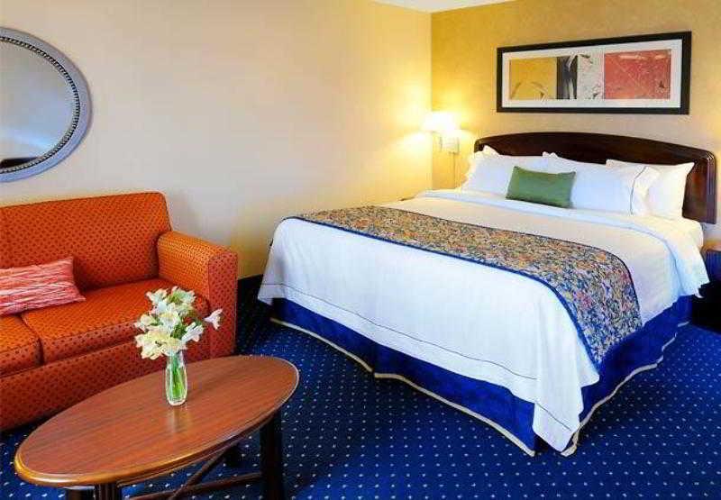 Courtyard By Marriott Oklahoma City Northwest Room photo