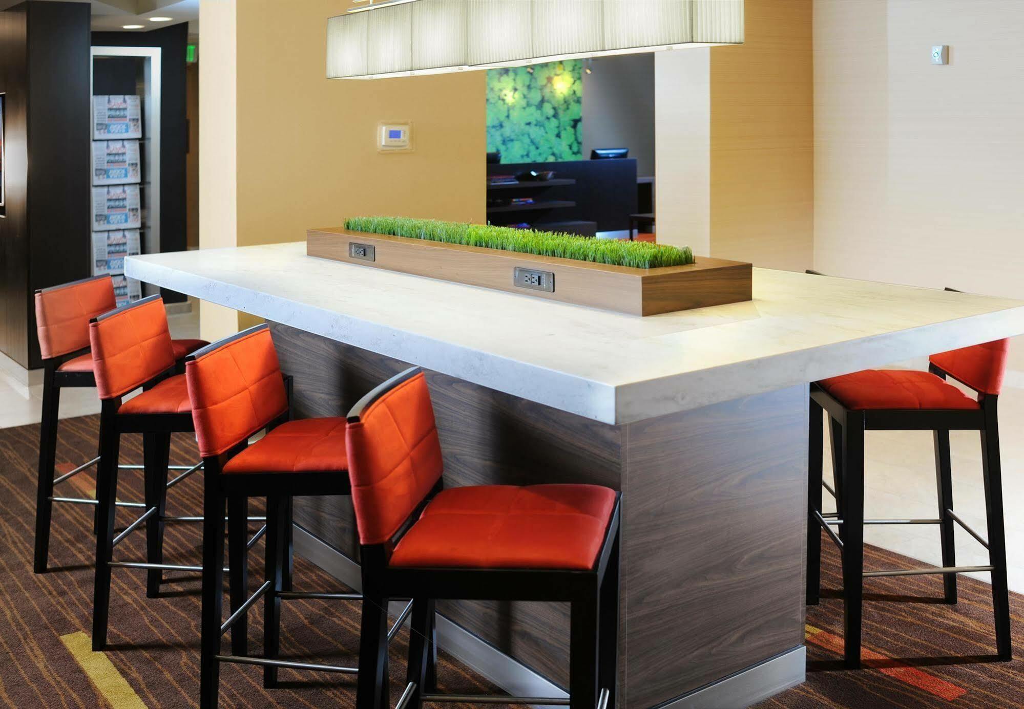 Courtyard By Marriott Oklahoma City Northwest Exterior photo