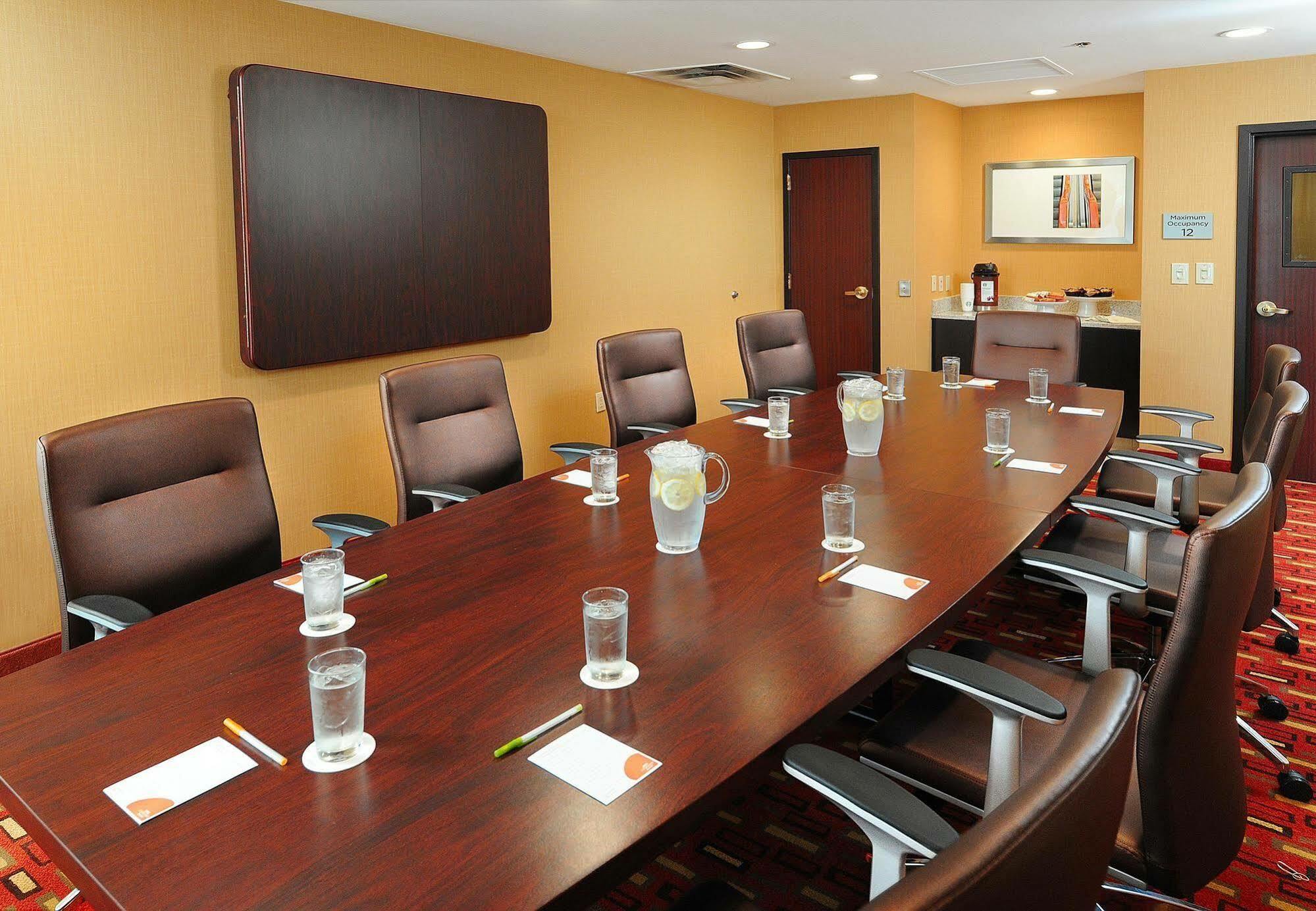 Courtyard By Marriott Oklahoma City Northwest Exterior photo